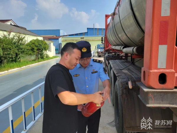 溧阳交通安全督查“设路障”改为“设路标”