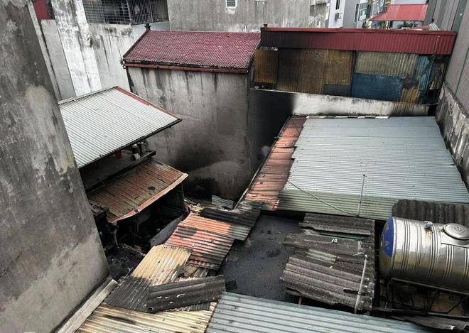 越南河内纸桥郡惨烈火灾：14人丧生、3人受伤目击者称听到爆炸声现场一片狼藉(图3)