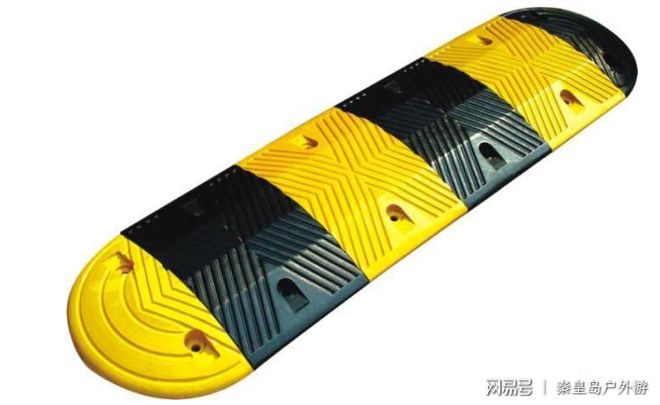 路障设备都包括啥？不仅减速带、路障球、柱器锥(图3)