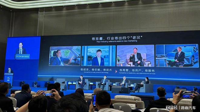 中国智驾狙击特斯拉FSD华为稳赢因为中国