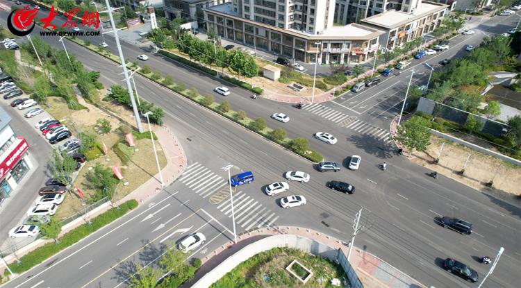 大众网快快帮丨十字路口现“拦路虎”市民直呼谁来管管！(图2)