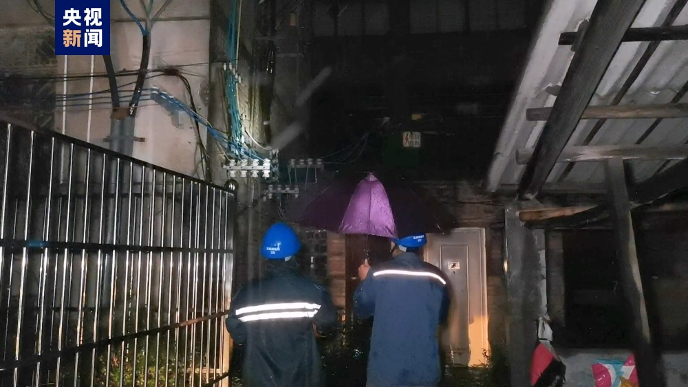 强降雨致广西玉林供电线%停电用户恢复供电