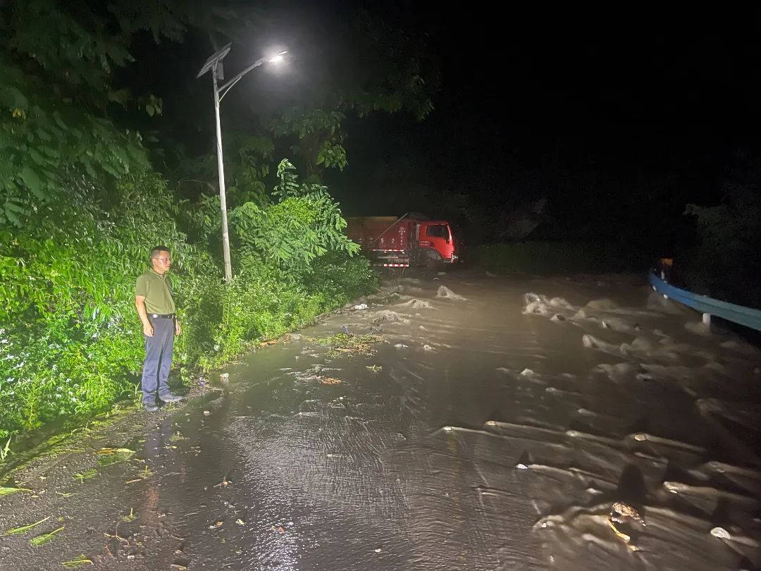 汇川区山盆镇：“汛”速响应党群共筑防汛安全防线(图2)