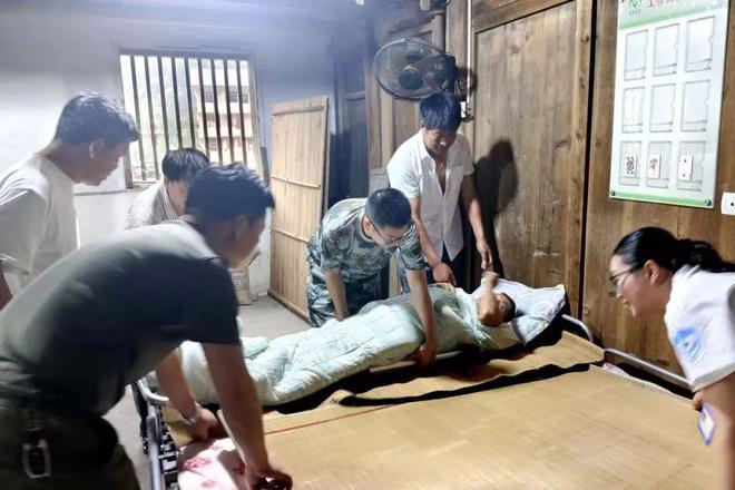 关键时刻冲得上去危急关头豁得出来｜基层党员干部防汛一线筑“堡垒”(图3)