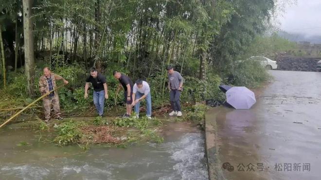 关键时刻冲得上去危急关头豁得出来｜基层党员干部防汛一线筑“堡垒”(图4)