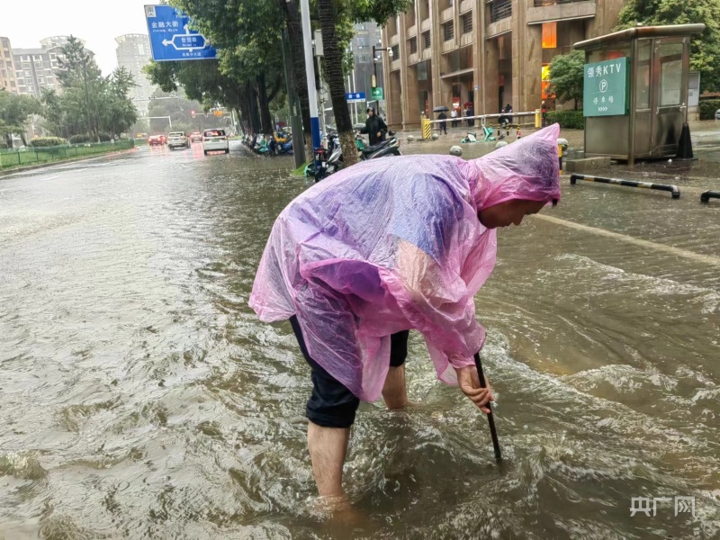 以“迅”防“汛”南昌抢险排涝护平安