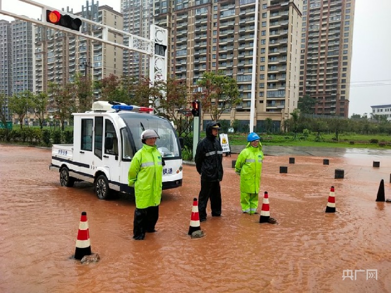 以“迅”防“汛”南昌抢险排涝护平安(图3)