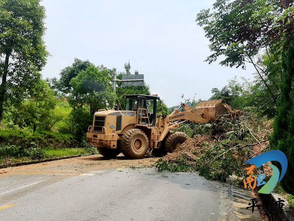 平塘：齐心协力疏道路万众一心保畅通(图3)