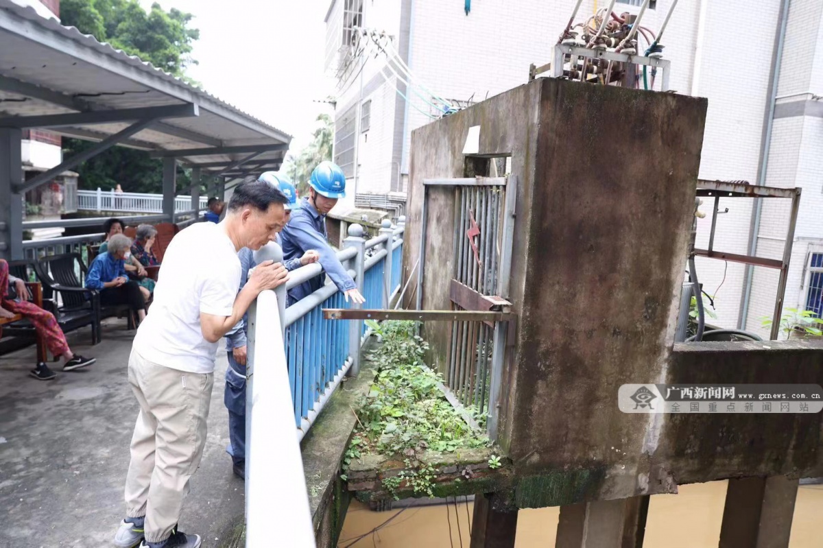 强降雨突袭柳州供电局分秒必争抢修复电