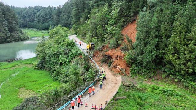 平坝区水毁公路重建工作高质量快速推进