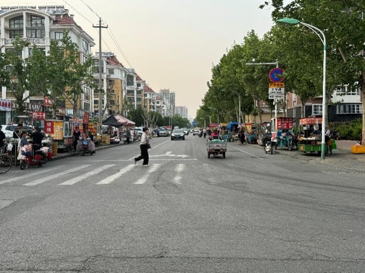 解决了吗｜马路市场的“困”与“策”