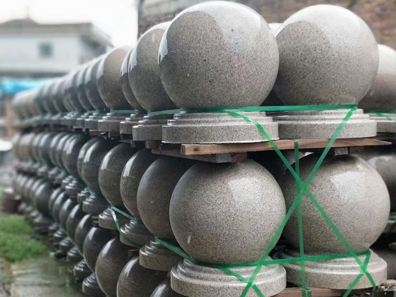 路障石墩在保障交通安全方面发挥着重要的作