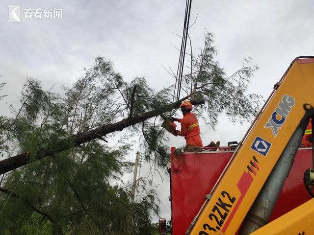 台风“派比安”登陆海南万宁消防紧急出动!(图2)