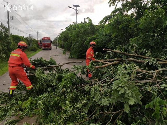 台风“派比安”登陆海南万宁消防紧急出动！