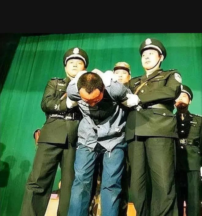 01年石家庄爆炸案靳如超被枪决行刑前腿软需搀扶致死108人(图5)