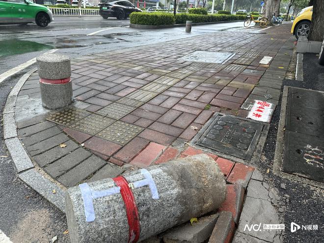 修了撞、撞了修？珠海一市民在倒地石墩上贴纸留言发问街道办(图2)