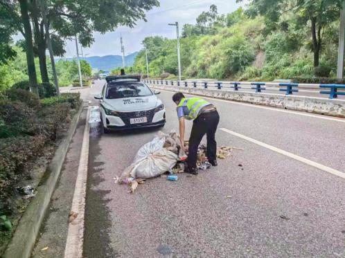 战高温不服“暑”!高温烈日下的高新警察“蓝”(图3)