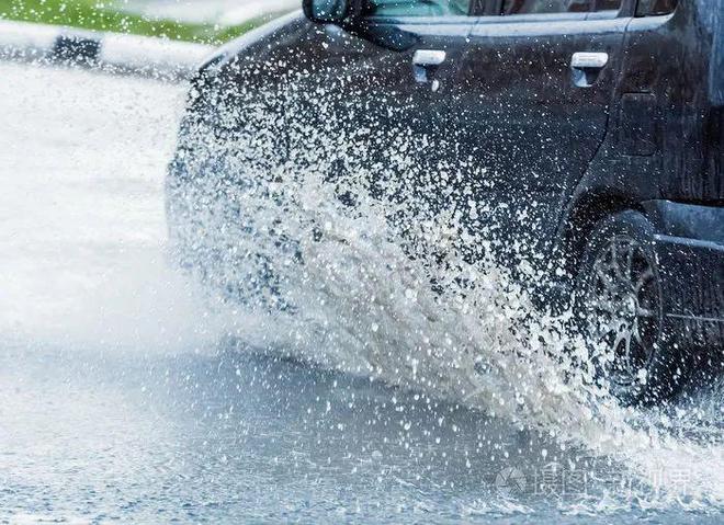 高速公路行车安全知识雨天出行注意事项(图5)