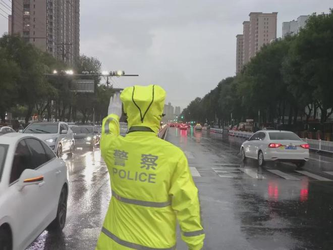 【一线传真】河北公安全力筑牢汛期道路交通