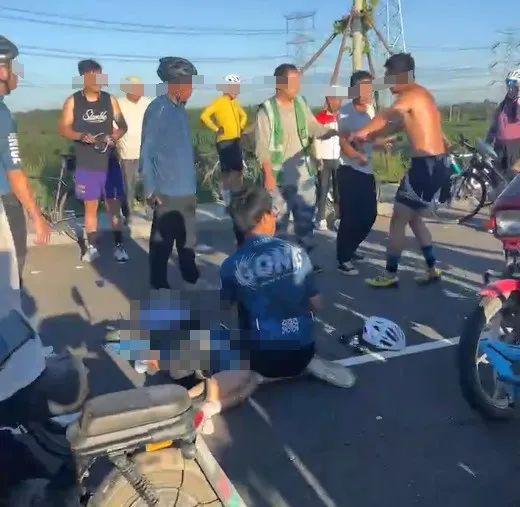 11岁男孩随父骑行突然摔车被碾压身亡……