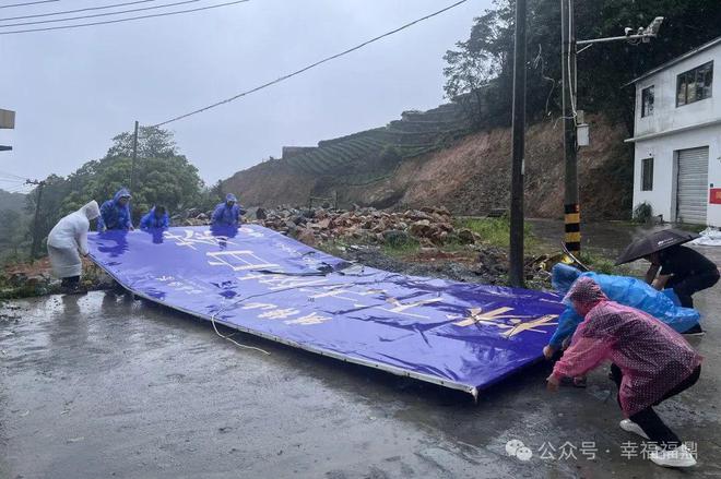 清除“拦路虎”他们全力保通畅→(图3)