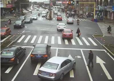案说交通安全:这几种道路交通标线怎么分辨?(图2)