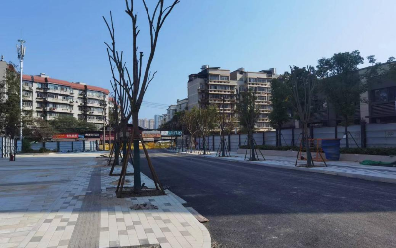 旧貌换新颜！“海绵化”道路助推江岸城市更