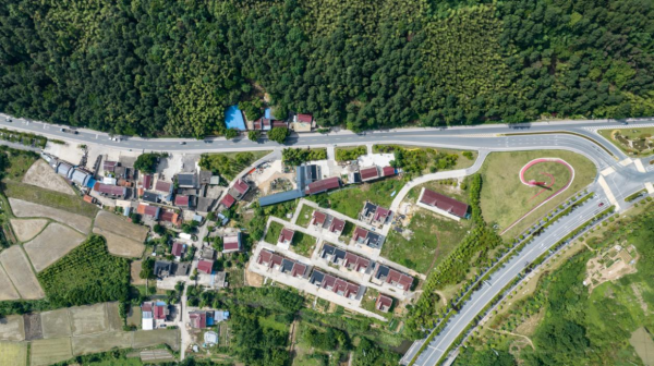 宣城泾县：空地联动路域治理展新姿(图2)