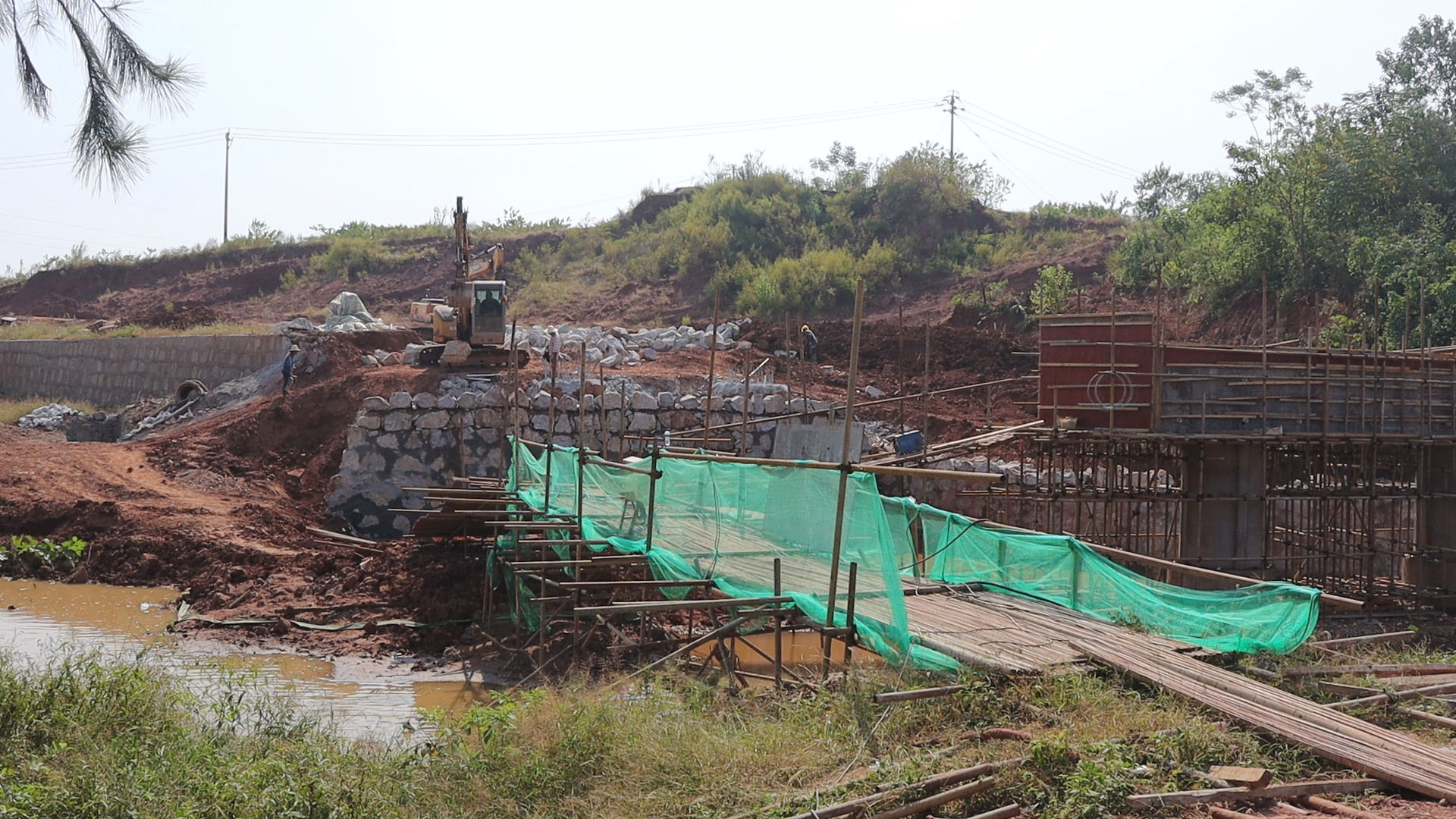 城乡公路“焕”新颜修路便民暖人心