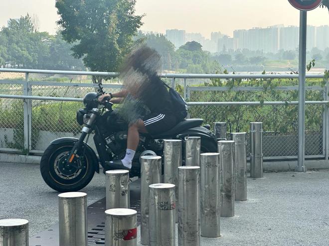 人行天桥变“骑行”天桥？市民投诉成都网红“蘑菇桥”有通行安全隐患(图6)