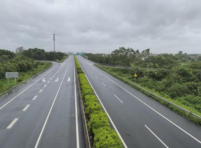 湛江客运班车、公交、机场恢复营运!风还没停他们逆风而行!(图5)