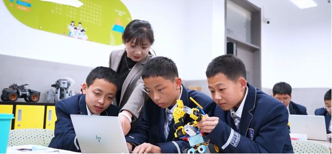 西安市半坡初级中学科学教育阶段性成果展示