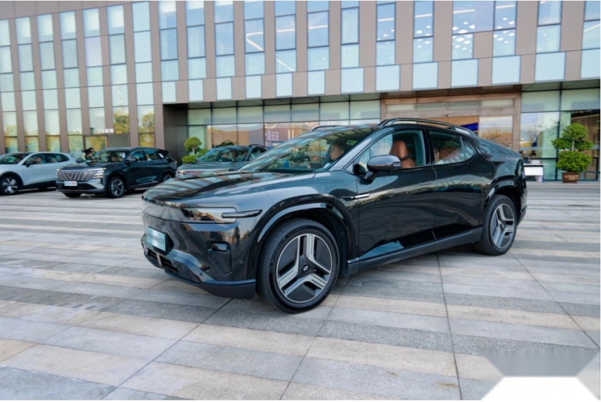 长安高管亲测长安启源E07高环最高时速235kmh(图4)