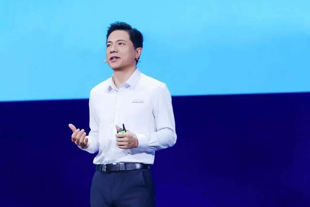 当Sora惊艳业界时李彦宏为何选了另一条