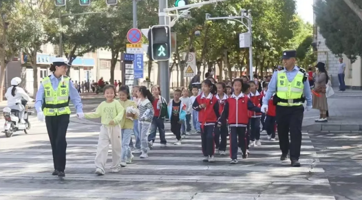唱响交通安全主旋律金塔公安倾力绘就路畅人安的平安画卷(图5)