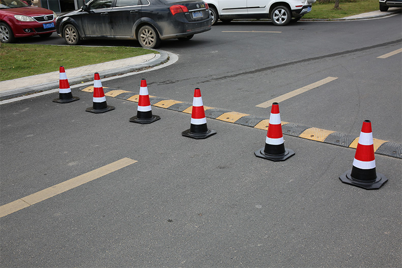 高品质橡胶四川路锥道路安全(图2)