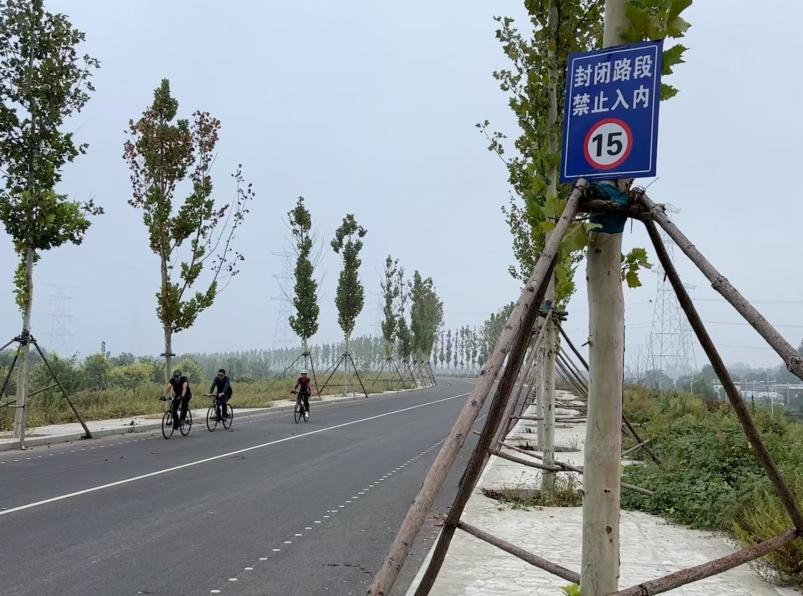 人民直击｜“失控”骑行(图2)