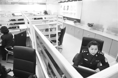 “遇交通问题请拨打12328”
