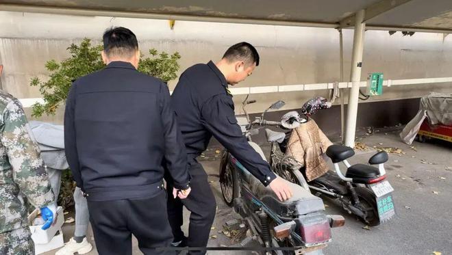 邹平市黛溪街道：清理整治“僵尸车”消除路障保畅通(图2)