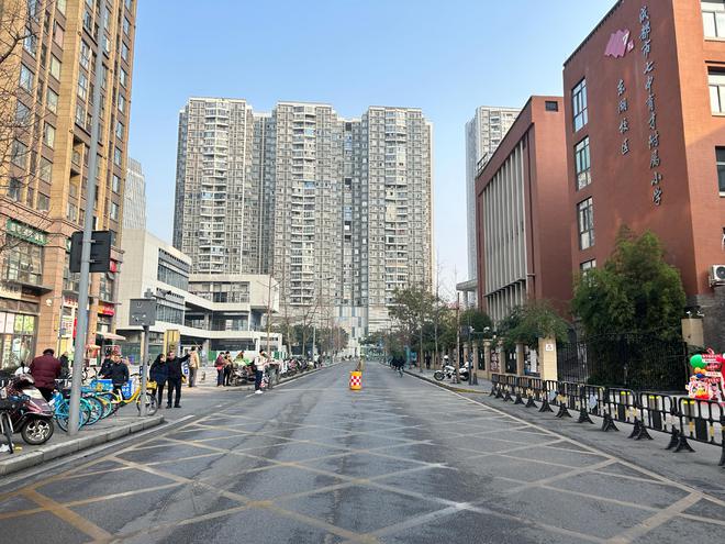 趣味课堂多维联动！成都交警多措并举护航开学季(图4)