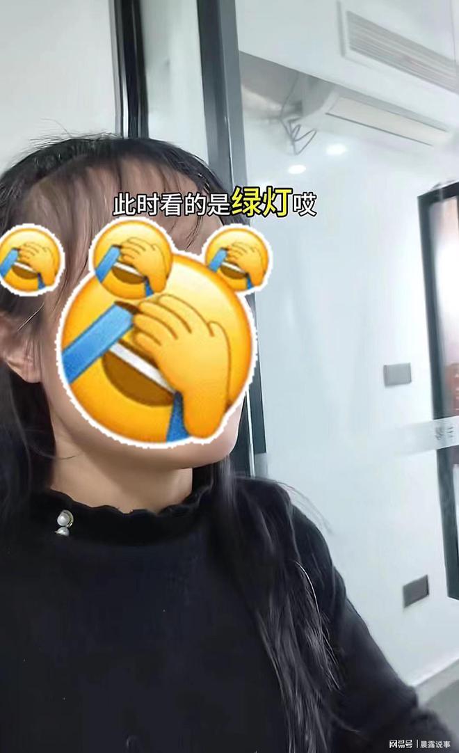 绿灯通行为什么罚款？”女子怒怼交警网友炸锅(图5)