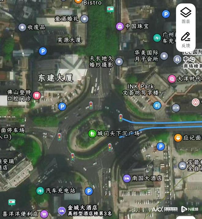“显眼包”路牌上岗佛山城门头下沉广场告别
