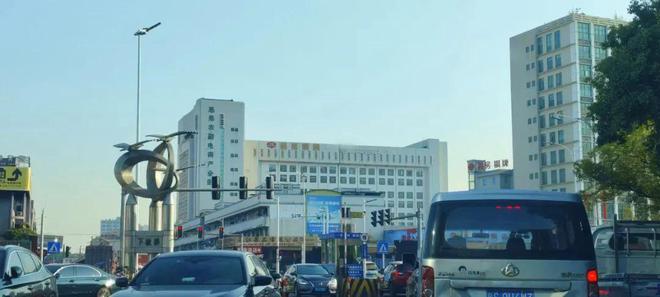广东围村收费引争议居民摧毁闸机掰断栏杆村委称收费是趋势(图8)
