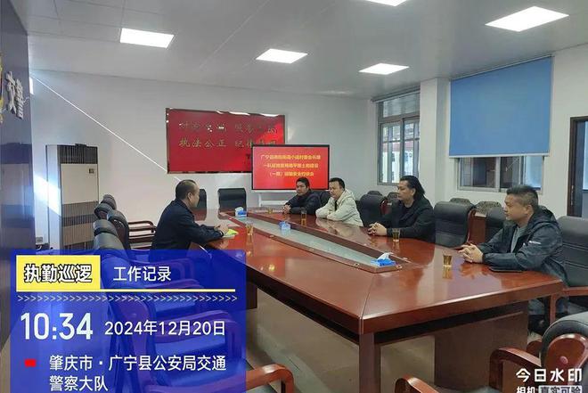 大货车“任性”掉头交警蜀黍：处罚来了！