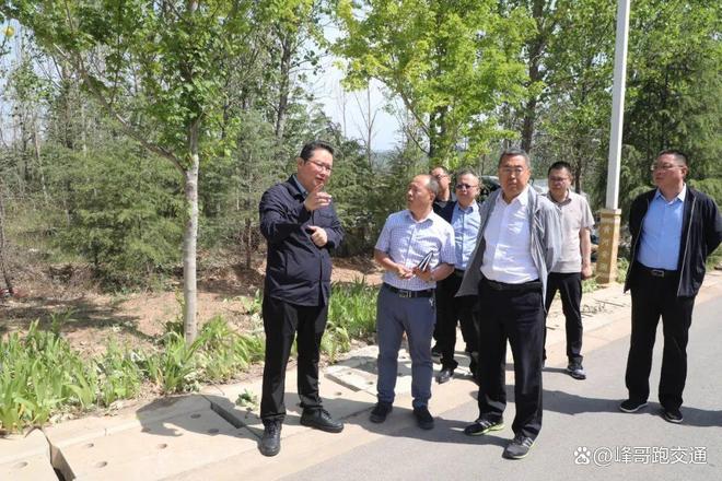 三门峡市公路中心：强化路域环境整治提升公路通行质量(图1)