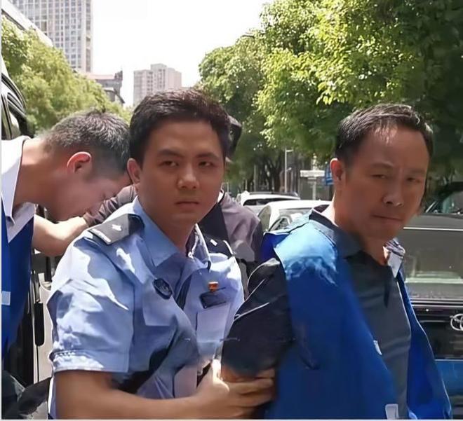 湖南曝飞车抢夺事件大金链子被抢女子猛追！(图5)