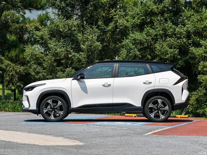 15T+7DCT双边四出排气标配Flym