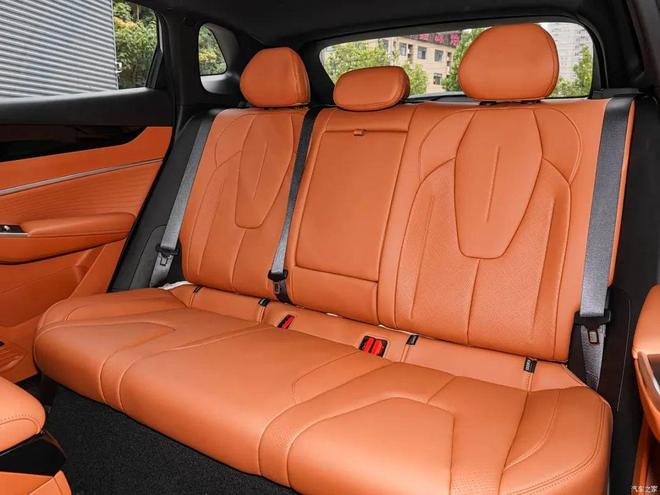 15T+7DCT双边四出排气标配FlymeAuto座舱919万起就入手SUV！(图4)