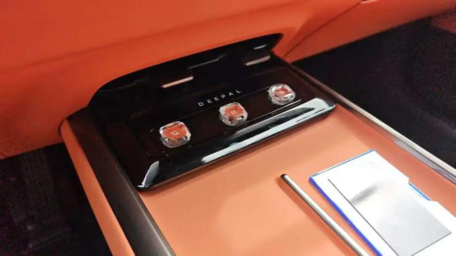 标配乾崑智驾ADSSE舒适升级2026款深蓝L07售1359万起(图7)