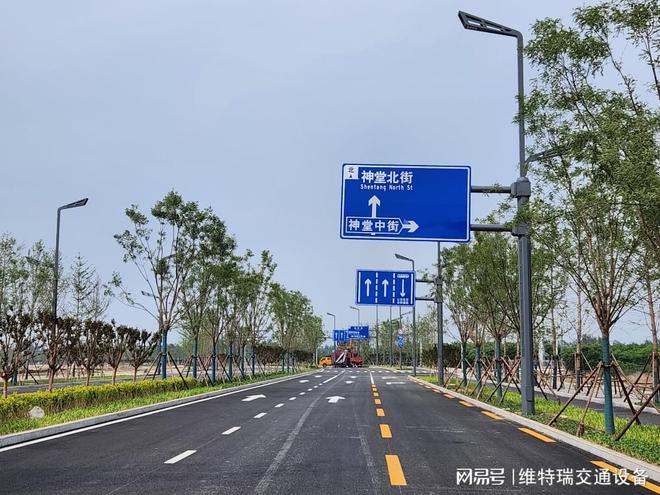 交通标志牌在不同气候条件下的适应性如何？